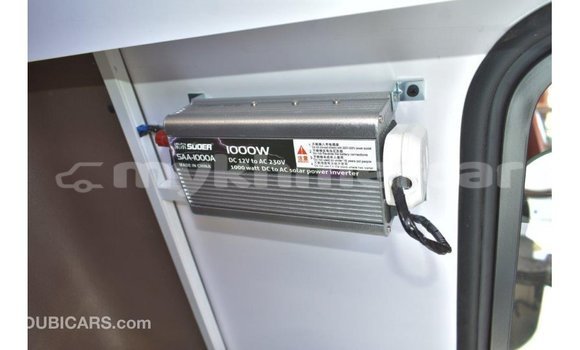 Acheter Import Voiture Toyota Land Cruiser Blanc à Import - Dubai, Kampot Province Acheter Import Voiture Toyota Land Cruiser Blanc à Import - Dubai, Kampot Province