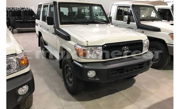Acheter Import Voiture Toyota Land Cruiser Blanc à Import - Dubai, Kampot Province Acheter Import Voiture Toyota Land Cruiser Blanc à Import - Dubai, Kampot Province