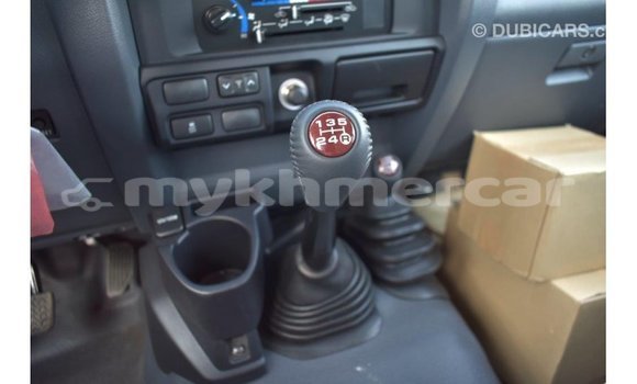 Acheter Import Voiture Toyota Land Cruiser Autre à Import - Dubai, Kampot Province Acheter Import Voiture Toyota Land Cruiser Autre à Import - Dubai, Kampot Province