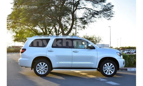 Acheter Import Voiture Toyota Sequoia Blanc à Import - Dubai, Kampot Province Acheter Import Voiture Toyota Sequoia Blanc à Import - Dubai, Kampot Province