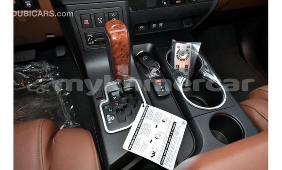 Acheter Import Voiture Toyota Sequoia Blanc à Import - Dubai, Kampot Province Acheter Import Voiture Toyota Sequoia Blanc à Import - Dubai, Kampot Province