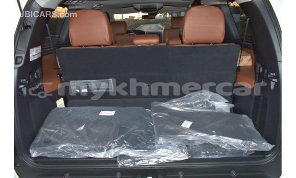 Acheter Import Voiture Toyota Sequoia Blanc à Import - Dubai, Kampot Province Acheter Import Voiture Toyota Sequoia Blanc à Import - Dubai, Kampot Province