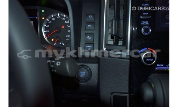 Acheter Import Voiture Toyota Granvia Blanc à Import - Dubai, Kampot Province Acheter Import Voiture Toyota Granvia Blanc à Import - Dubai, Kampot Province