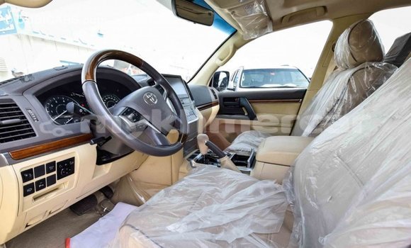 Buy Import Toyota Land Cruiser White Car in Import - Dubai in Kampot Province Buy Import Toyota Land Cruiser White Car in Import - Dubai in Kampot Province