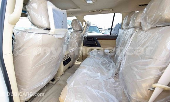 Buy Import Toyota Land Cruiser White Car in Import - Dubai in Kampot Province Buy Import Toyota Land Cruiser White Car in Import - Dubai in Kampot Province