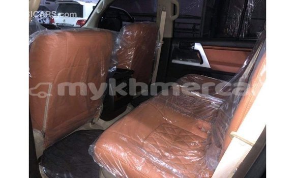 Acheter Import Voiture Toyota Land Cruiser Noir à Import - Dubai, Kampot Province Acheter Import Voiture Toyota Land Cruiser Noir à Import - Dubai, Kampot Province