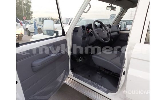 Buy Import Toyota Land Cruiser White Car in Import - Dubai in Kampot Province Buy Import Toyota Land Cruiser White Car in Import - Dubai in Kampot Province