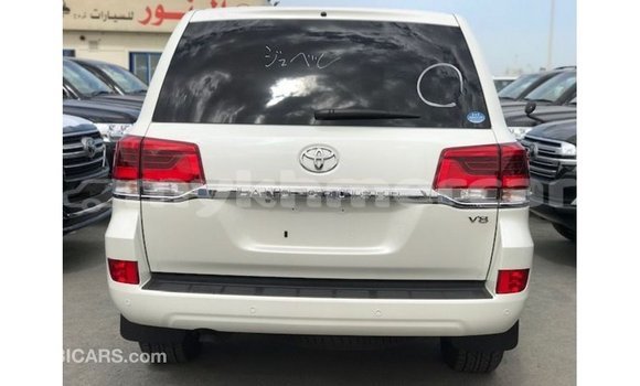 ទិញ នាំចូល Toyota Land Cruiser White ឡាន} ក្នុង Import - Dubai ក្នុង Kampot Province ទិញ នាំចូល Toyota Land Cruiser White ឡាន} ក្នុង Import - Dubai ក្នុង Kampot Province