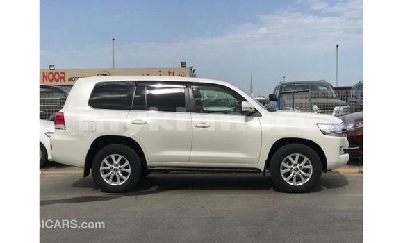 ទិញ នាំចូល Toyota Land Cruiser White ឡាន} ក្នុង Import - Dubai ក្នុង Kampot Province ទិញ នាំចូល Toyota Land Cruiser White ឡាន} ក្នុង Import - Dubai ក្នុង Kampot Province
