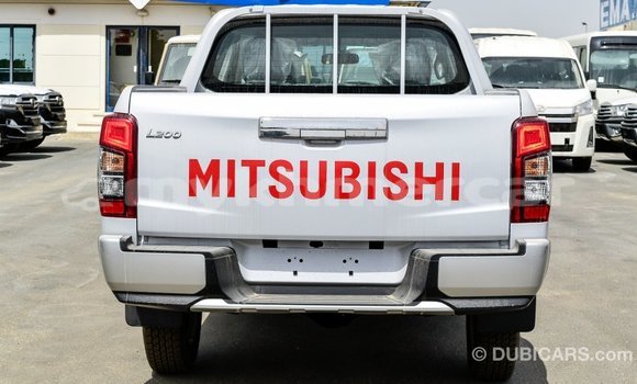 Buy Import Mitsubishi L200 White Car in Import - Dubai in Kampot Province Buy Import Mitsubishi L200 White Car in Import - Dubai in Kampot Province
