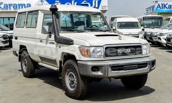 Buy Import Toyota Land Cruiser White Car in Import - Dubai in Kampot Province Buy Import Toyota Land Cruiser White Car in Import - Dubai in Kampot Province