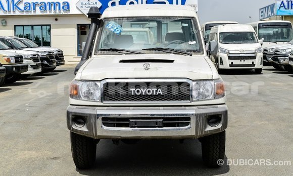 Buy Import Toyota Land Cruiser White Car in Import - Dubai in Kampot Province Buy Import Toyota Land Cruiser White Car in Import - Dubai in Kampot Province