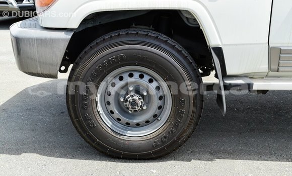 Buy Import Toyota Land Cruiser White Car in Import - Dubai in Kampot Province Buy Import Toyota Land Cruiser White Car in Import - Dubai in Kampot Province