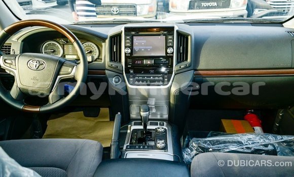 Buy Import Toyota Land Cruiser White Car in Import - Dubai in Kampot Province Buy Import Toyota Land Cruiser White Car in Import - Dubai in Kampot Province