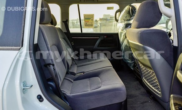 Buy Import Toyota Land Cruiser White Car in Import - Dubai in Kampot Province Buy Import Toyota Land Cruiser White Car in Import - Dubai in Kampot Province