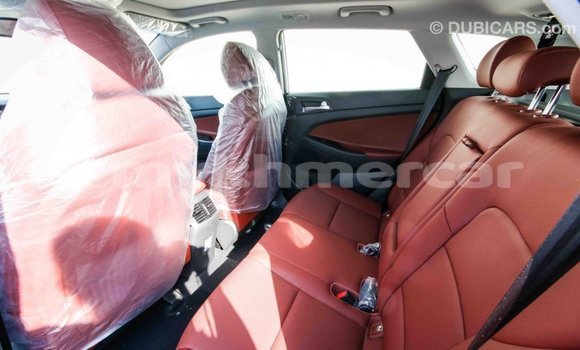 Buy Import Hyundai Tucson White Car in Import - Dubai in Kampot Province Buy Import Hyundai Tucson White Car in Import - Dubai in Kampot Province