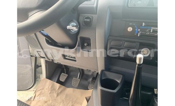 Buy Import Toyota Land Cruiser White Car in Import - Dubai in Kampot Province Buy Import Toyota Land Cruiser White Car in Import - Dubai in Kampot Province