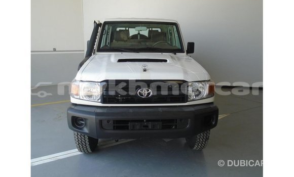Acheter Import Voiture Toyota Land Cruiser Blanc à Import - Dubai, Kampot Province Acheter Import Voiture Toyota Land Cruiser Blanc à Import - Dubai, Kampot Province