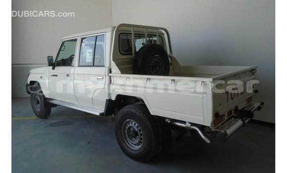 Acheter Import Voiture Toyota Land Cruiser Blanc à Import - Dubai, Kampot Province Acheter Import Voiture Toyota Land Cruiser Blanc à Import - Dubai, Kampot Province