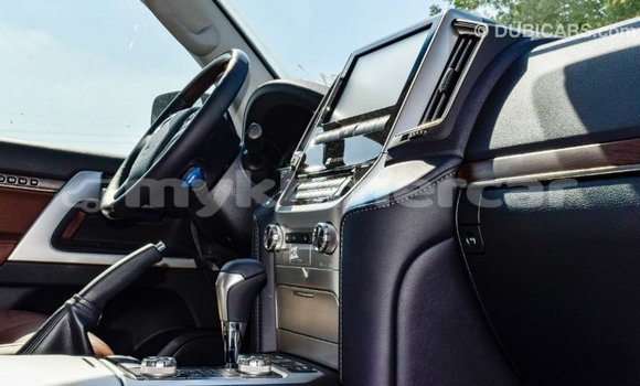 Acheter Import Voiture Toyota Land Cruiser Noir à Import - Dubai, Kampot Province Acheter Import Voiture Toyota Land Cruiser Noir à Import - Dubai, Kampot Province