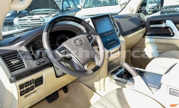 Buy Import Toyota Land Cruiser White Car in Import - Dubai in Kampot Province Buy Import Toyota Land Cruiser White Car in Import - Dubai in Kampot Province
