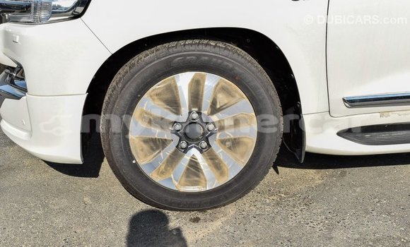 Buy Import Toyota Land Cruiser White Car in Import - Dubai in Kampot Province Buy Import Toyota Land Cruiser White Car in Import - Dubai in Kampot Province