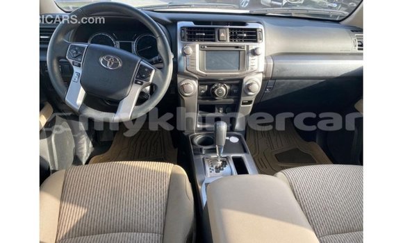 Acheter Import Utilitaire Toyota HiAce Blanc à Import - Dubai, Kampot Province Acheter Import Utilitaire Toyota HiAce Blanc à Import - Dubai, Kampot Province