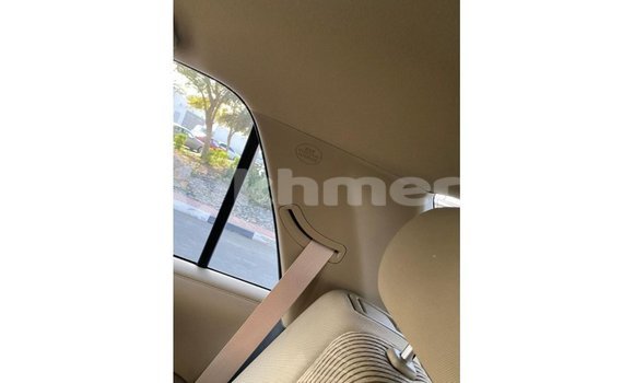 Acheter Import Utilitaire Toyota HiAce Blanc à Import - Dubai, Kampot Province Acheter Import Utilitaire Toyota HiAce Blanc à Import - Dubai, Kampot Province