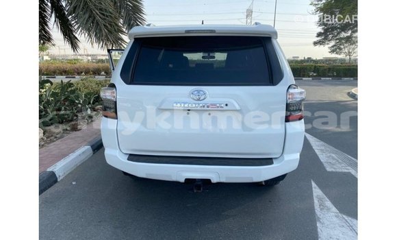 Acheter Import Utilitaire Toyota HiAce Blanc à Import - Dubai, Kampot Province Acheter Import Utilitaire Toyota HiAce Blanc à Import - Dubai, Kampot Province