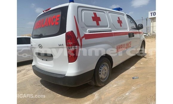 Acheter Import Voiture Hyundai Accent Blanc à Import - Dubai, Kampot Province Acheter Import Voiture Hyundai Accent Blanc à Import - Dubai, Kampot Province