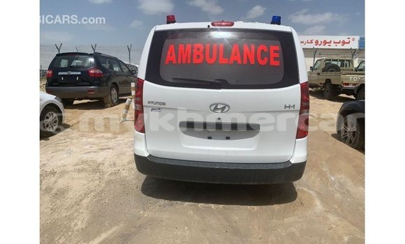 Acheter Import Voiture Hyundai Accent Blanc à Import - Dubai, Kampot Province Acheter Import Voiture Hyundai Accent Blanc à Import - Dubai, Kampot Province