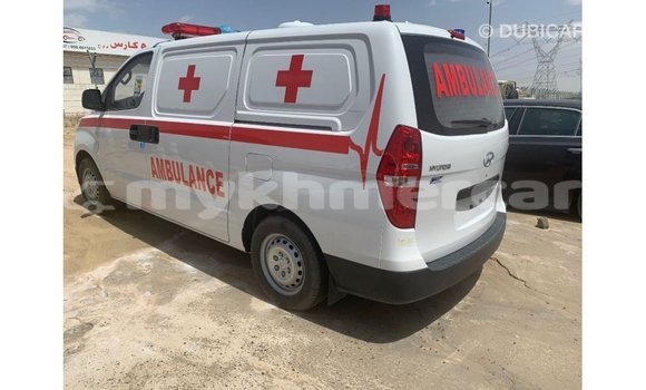 Acheter Import Voiture Hyundai Accent Blanc à Import - Dubai, Kampot Province Acheter Import Voiture Hyundai Accent Blanc à Import - Dubai, Kampot Province