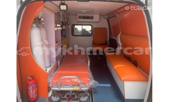 Acheter Import Voiture Hyundai Accent Blanc à Import - Dubai, Kampot Province Acheter Import Voiture Hyundai Accent Blanc à Import - Dubai, Kampot Province