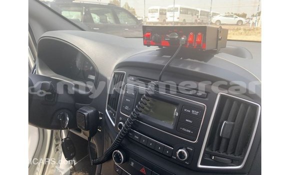 Acheter Import Voiture Hyundai Accent Blanc à Import - Dubai, Kampot Province Acheter Import Voiture Hyundai Accent Blanc à Import - Dubai, Kampot Province