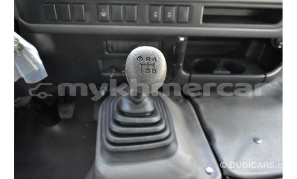 Acheter Import Voiture Toyota Coaster Blanc à Import - Dubai, Kampot Province Acheter Import Voiture Toyota Coaster Blanc à Import - Dubai, Kampot Province