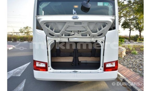 Acheter Import Voiture Toyota Coaster Blanc à Import - Dubai, Kampot Province Acheter Import Voiture Toyota Coaster Blanc à Import - Dubai, Kampot Province