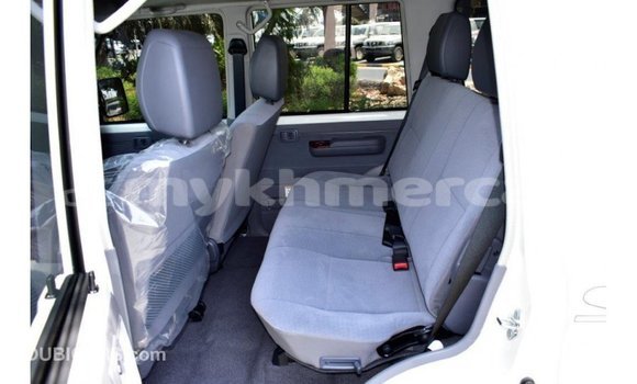 Acheter Import Voiture Toyota 2000GT Blanc à Import - Dubai, Kampot Province Acheter Import Voiture Toyota 2000GT Blanc à Import - Dubai, Kampot Province