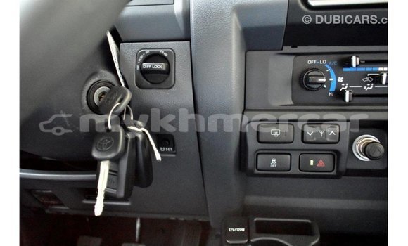 Acheter Import Voiture Toyota 2000GT Blanc à Import - Dubai, Kampot Province Acheter Import Voiture Toyota 2000GT Blanc à Import - Dubai, Kampot Province