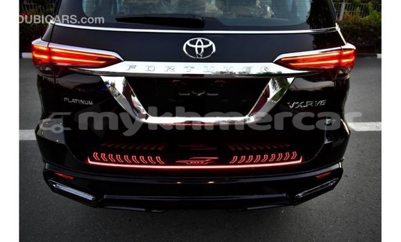 Acheter Import Voiture Toyota Fortuner Noir à Import - Dubai, Kampot Province Acheter Import Voiture Toyota Fortuner Noir à Import - Dubai, Kampot Province