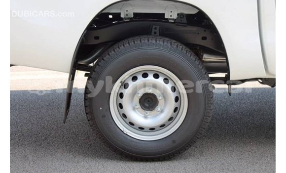 Acheter Import Voiture Toyota Hilux Blanc à Import - Dubai, Kampot Province Acheter Import Voiture Toyota Hilux Blanc à Import - Dubai, Kampot Province