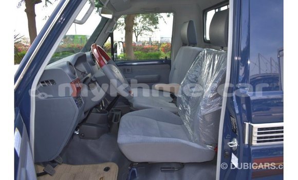 Acheter Import Voiture Toyota Land Cruiser Bleu à Import - Dubai, Kampot Province Acheter Import Voiture Toyota Land Cruiser Bleu à Import - Dubai, Kampot Province