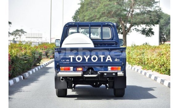 Acheter Import Voiture Toyota Land Cruiser Bleu à Import - Dubai, Kampot Province Acheter Import Voiture Toyota Land Cruiser Bleu à Import - Dubai, Kampot Province