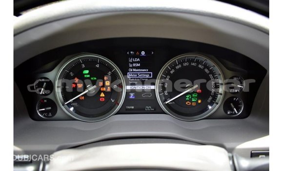 Acheter Import Voiture Toyota Land Cruiser Blanc à Import - Dubai, Kampot Province Acheter Import Voiture Toyota Land Cruiser Blanc à Import - Dubai, Kampot Province