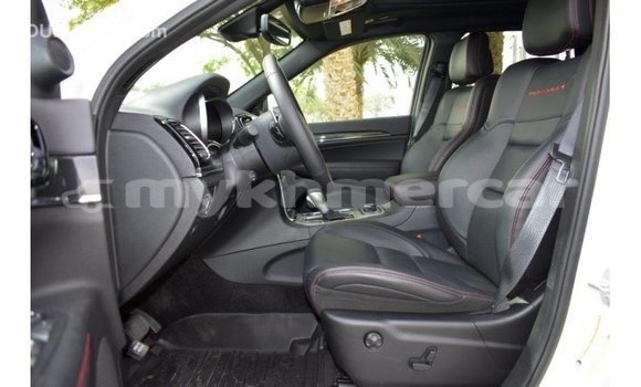 Acheter Import Voiture Jeep Grand Cherokee Blanc à Import - Dubai, Kampot Province Acheter Import Voiture Jeep Grand Cherokee Blanc à Import - Dubai, Kampot Province