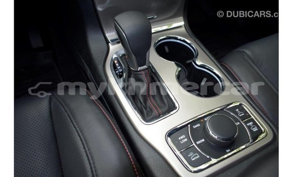 Acheter Import Voiture Jeep Grand Cherokee Blanc à Import - Dubai, Kampot Province Acheter Import Voiture Jeep Grand Cherokee Blanc à Import - Dubai, Kampot Province