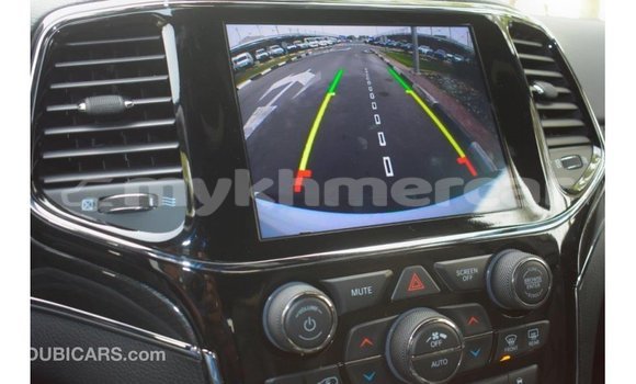 Acheter Import Voiture Jeep Grand Cherokee Blanc à Import - Dubai, Kampot Province Acheter Import Voiture Jeep Grand Cherokee Blanc à Import - Dubai, Kampot Province