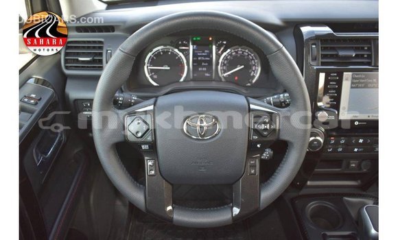 Acheter Import Utilitaire Toyota HiAce Blanc à Import - Dubai, Kampot Province Acheter Import Utilitaire Toyota HiAce Blanc à Import - Dubai, Kampot Province