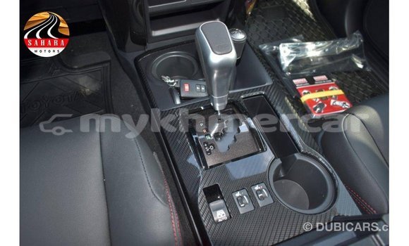 Acheter Import Utilitaire Toyota HiAce Blanc à Import - Dubai, Kampot Province Acheter Import Utilitaire Toyota HiAce Blanc à Import - Dubai, Kampot Province