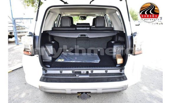 Acheter Import Utilitaire Toyota HiAce Blanc à Import - Dubai, Kampot Province Acheter Import Utilitaire Toyota HiAce Blanc à Import - Dubai, Kampot Province