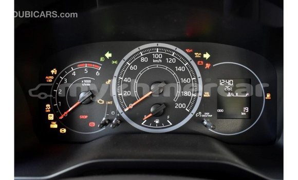 Acheter Import Voiture Toyota Hiace Blanc à Import - Dubai, Kampot Province Acheter Import Voiture Toyota Hiace Blanc à Import - Dubai, Kampot Province